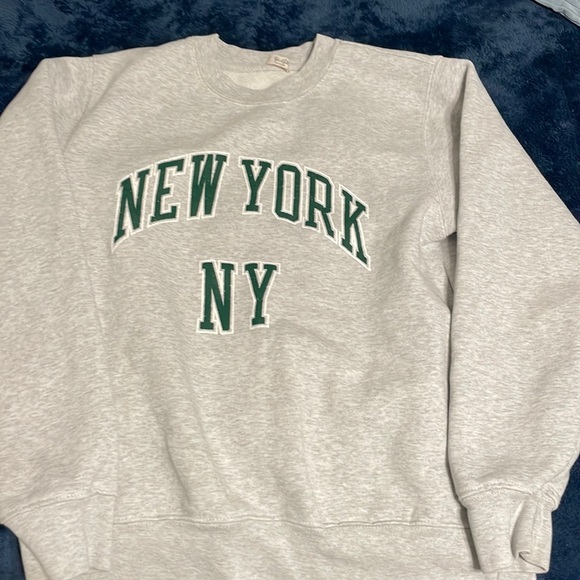 Brandy Melville Tops - Super cute brandy Melville new york crewneck